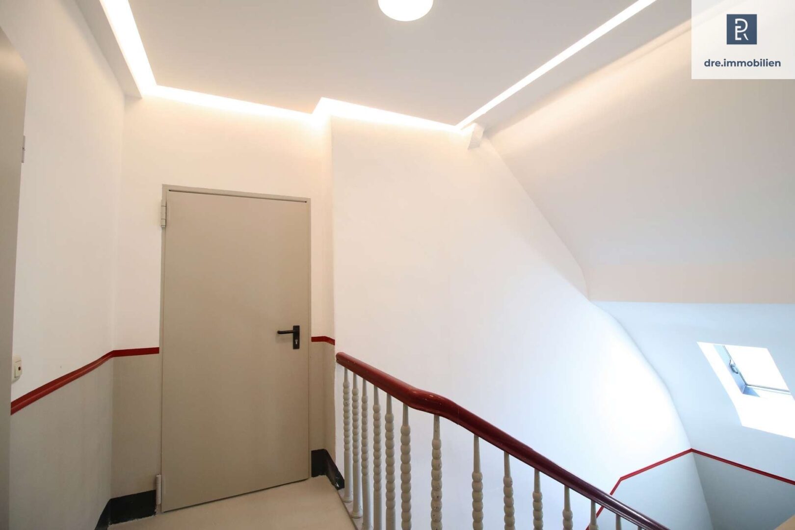 Zugang mit indirektem Licht