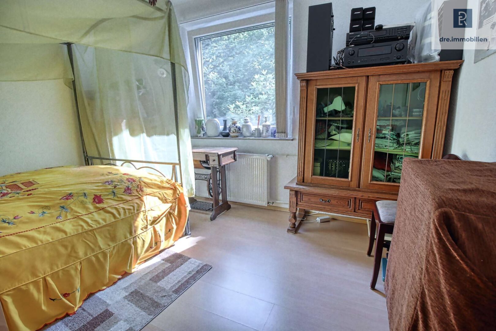 Schlafzimmer 1