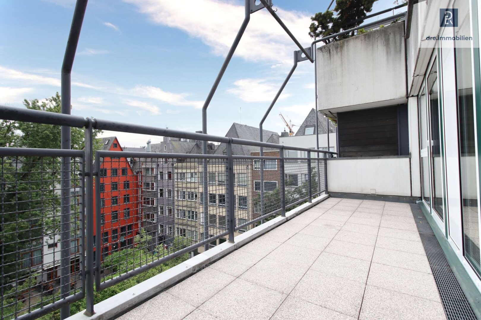 Balkon mit Aussicht auf Tünnes und Schäl