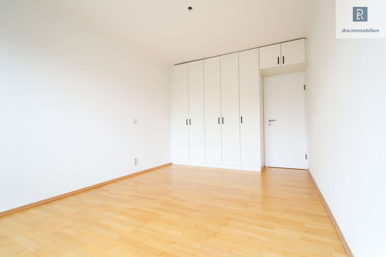 Schlafzimmer mit Einbauschränken