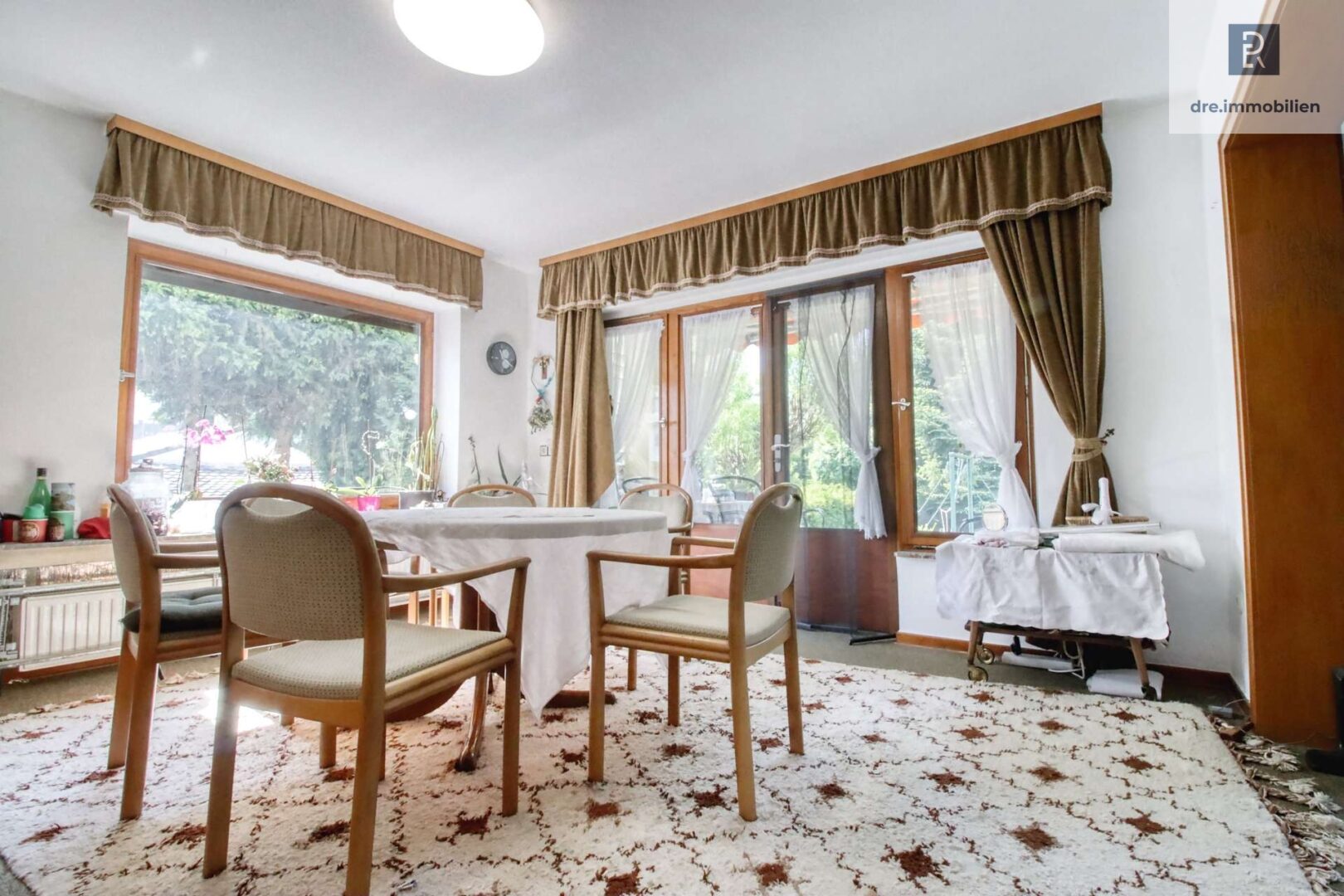 Blick ins Esszimmer
