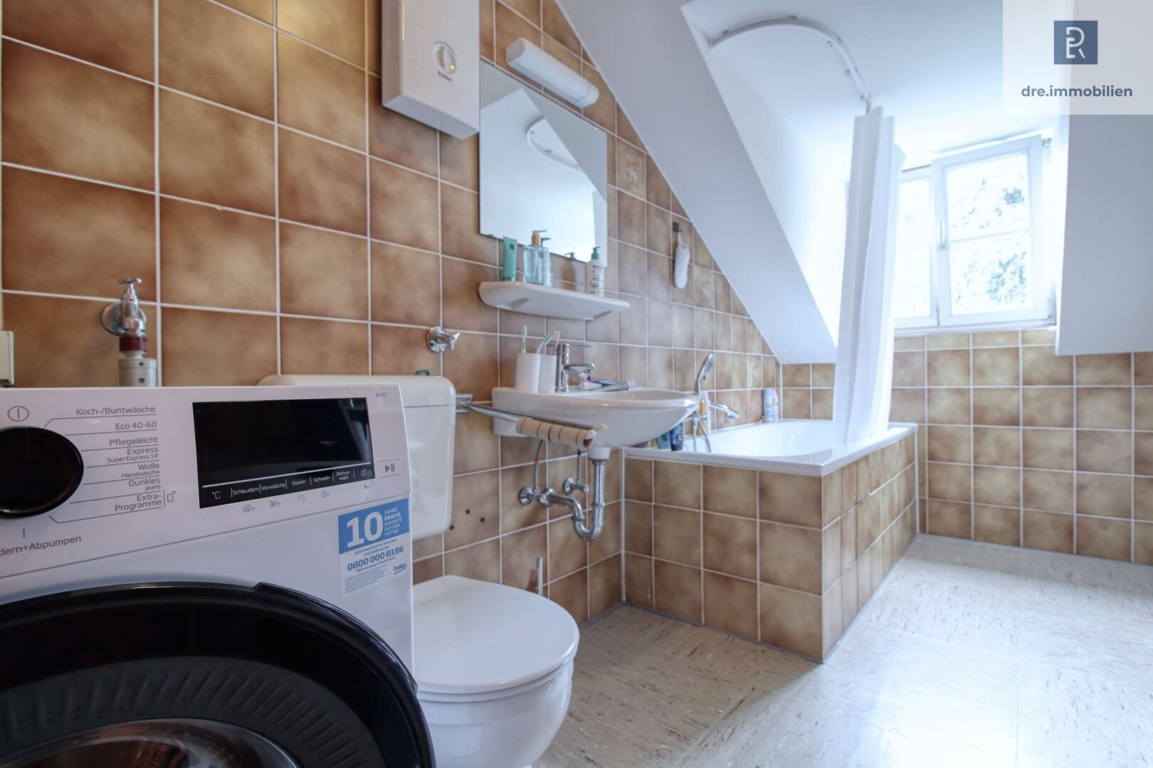 Bad mit Wanne
