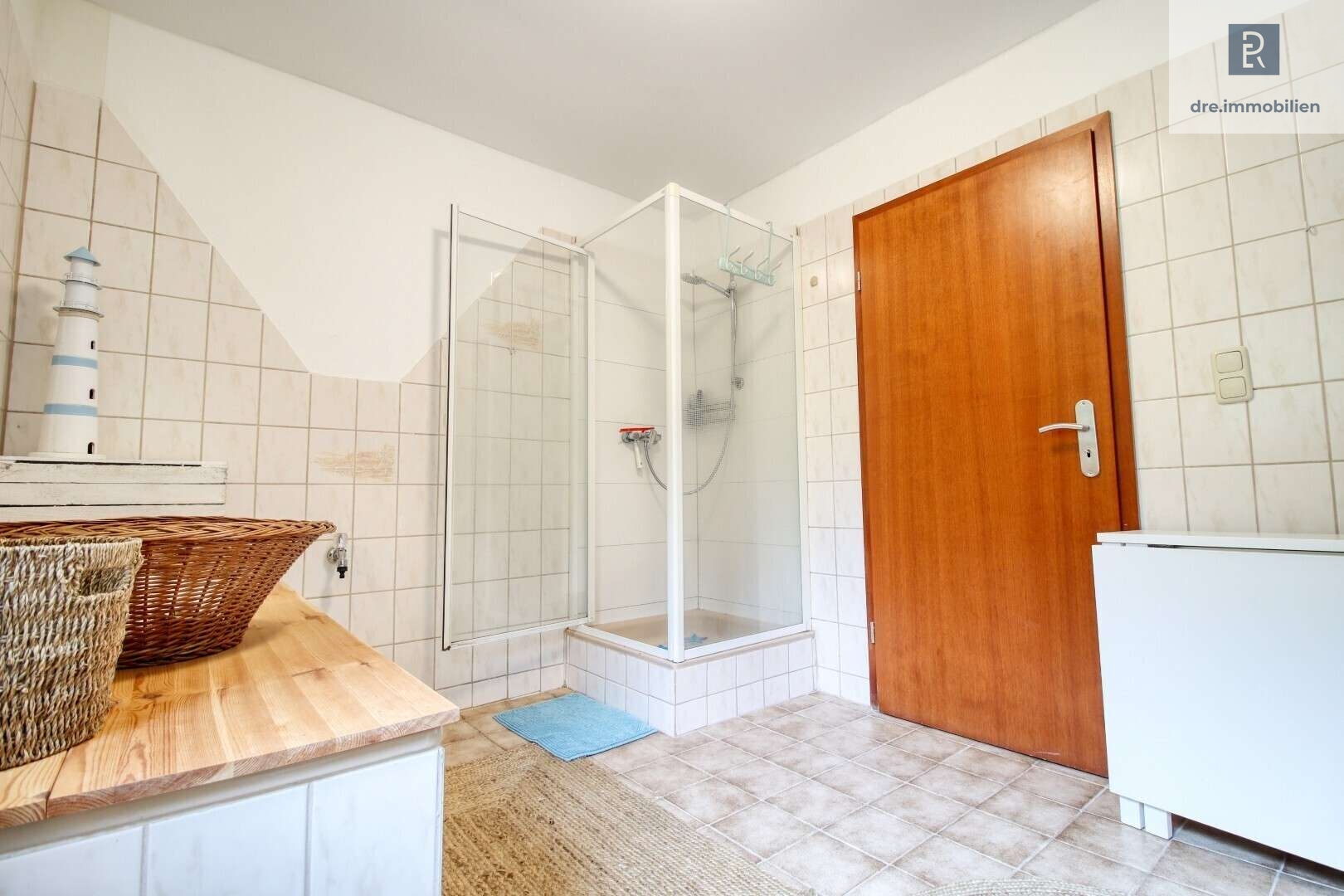 Helles Badezimmer in Einliegerwohnung