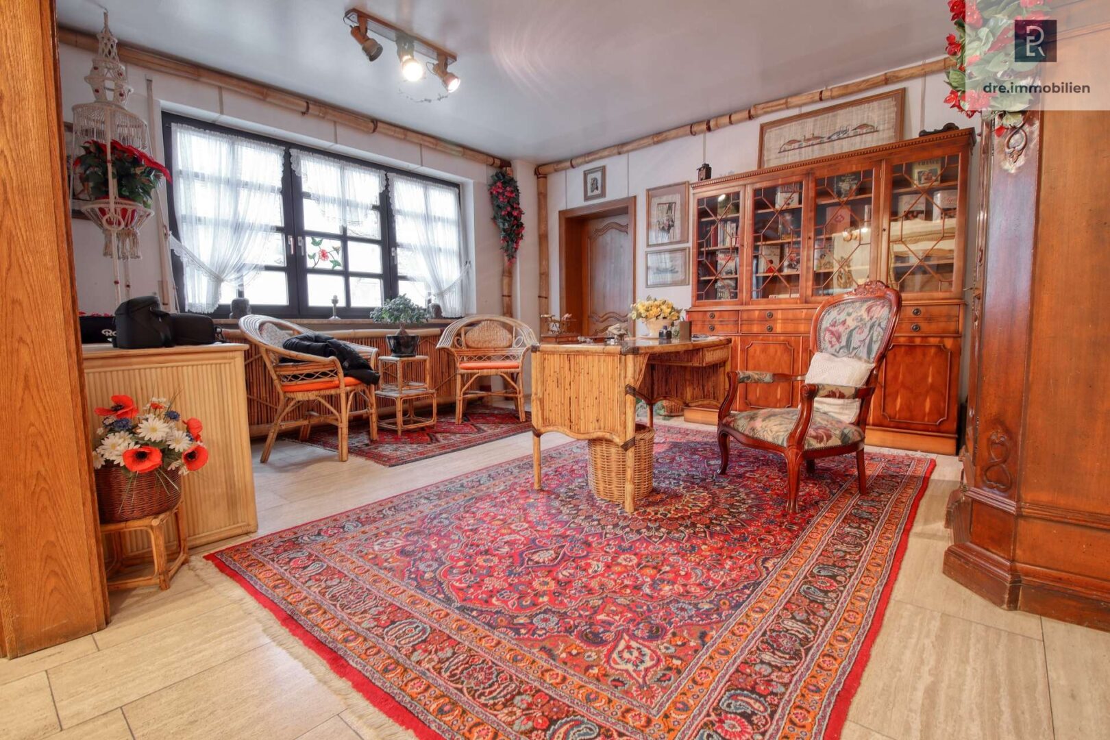 Zimmer straßenseitig