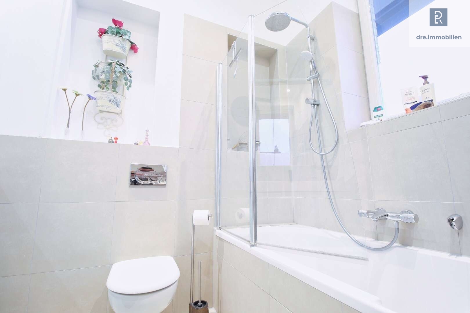 Badezimmer mit Wanne