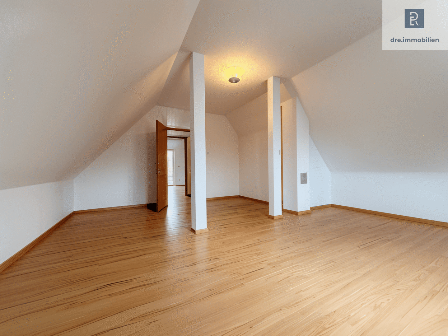 Zimmer - DG straßenseitig