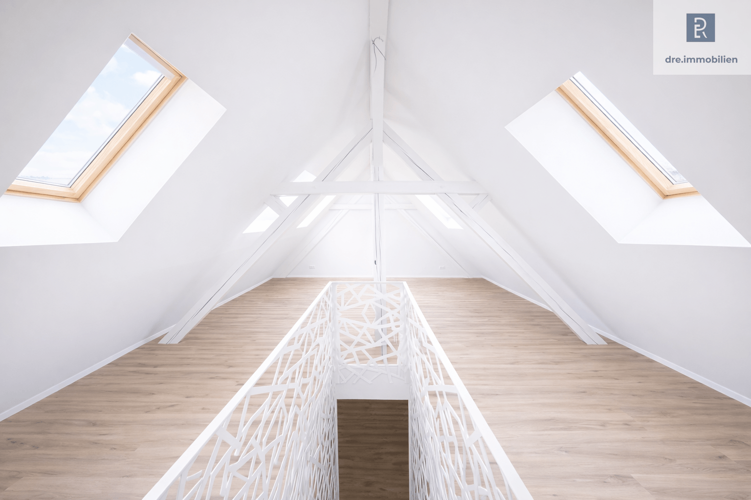Lichtdurchfluteter Spitzboden