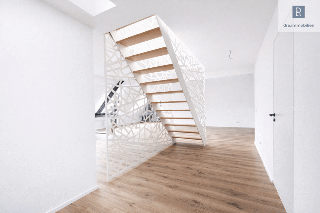 Entree mit Blick auf Architektentreppe