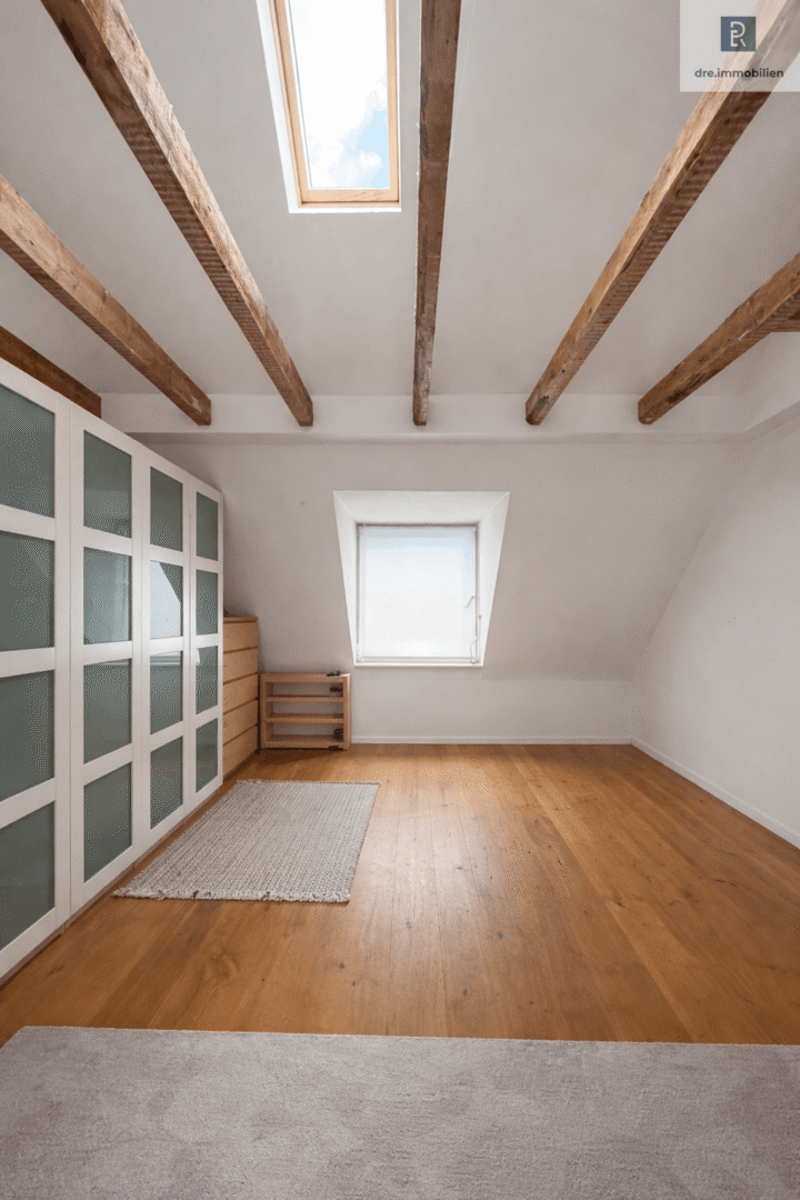 Großes Zimmer im DG