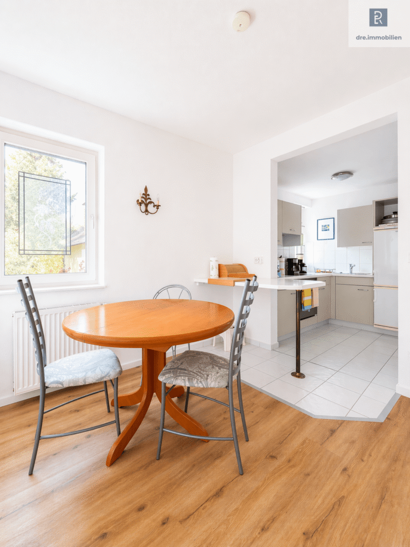 DRE - Essbereich mit offener Küche