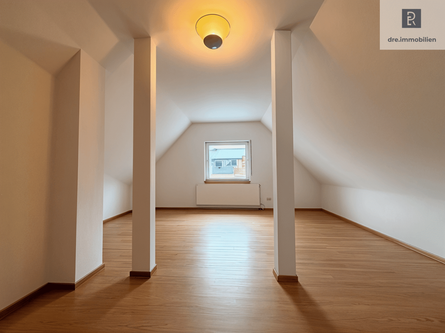 Zimmer - DG straßenseitig