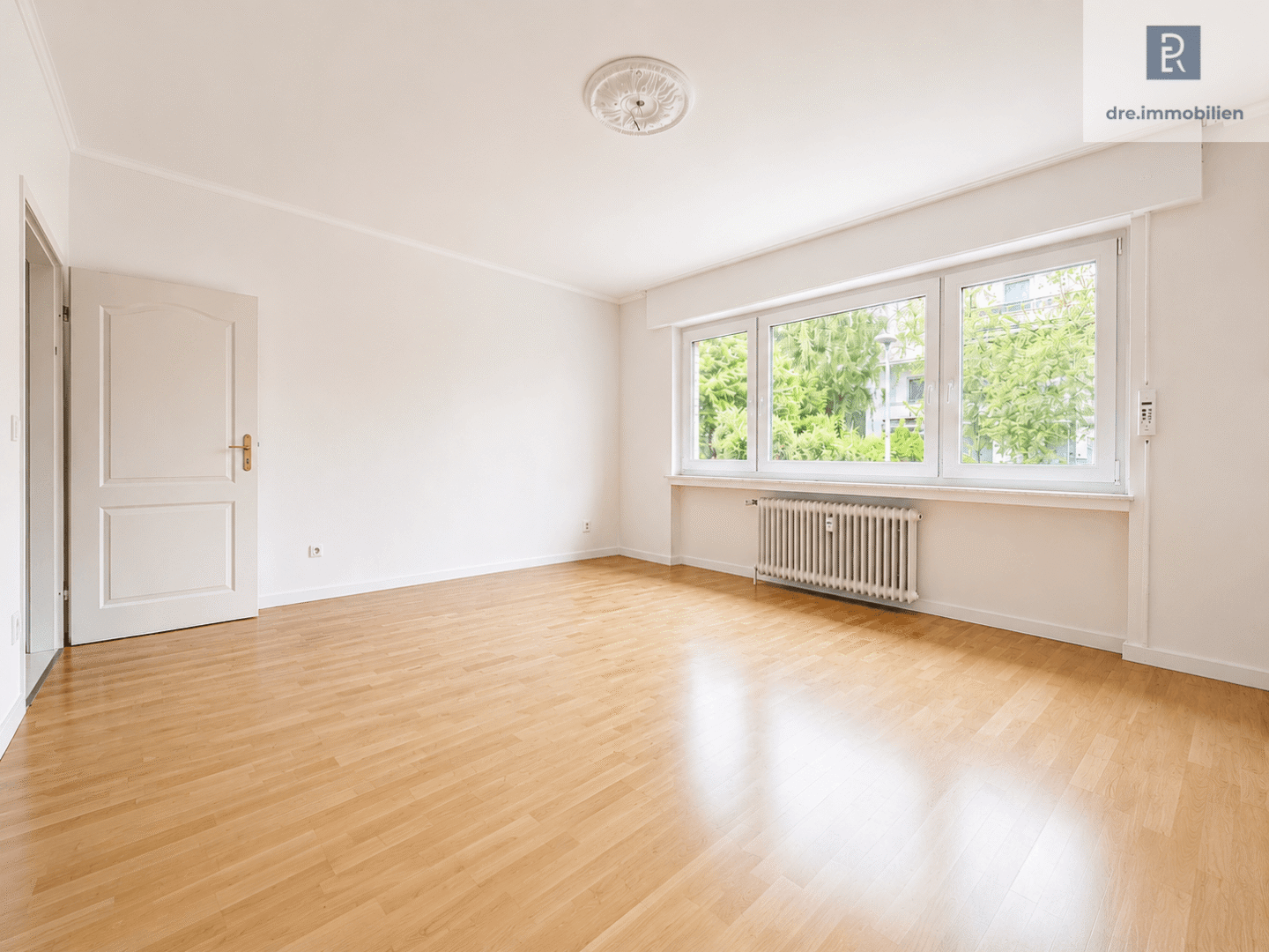 Großes Schlafzimmer