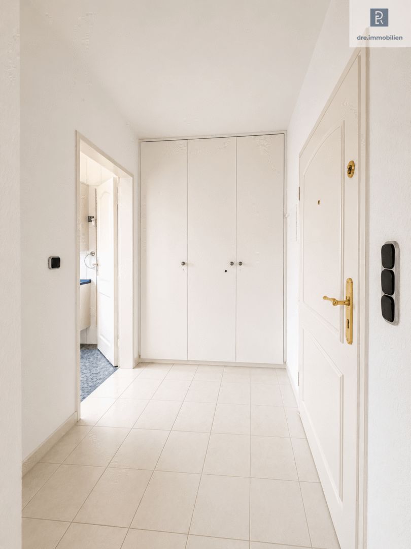 Flur mit Einbauschrank
