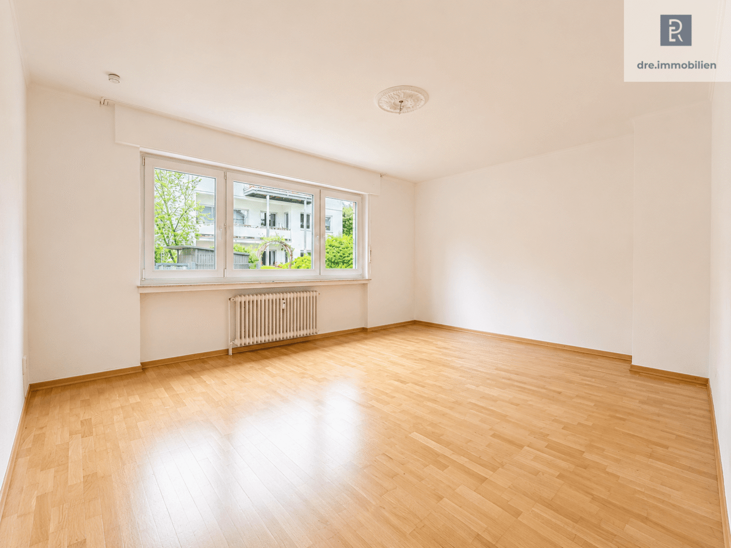 Großes Schlafzimmer