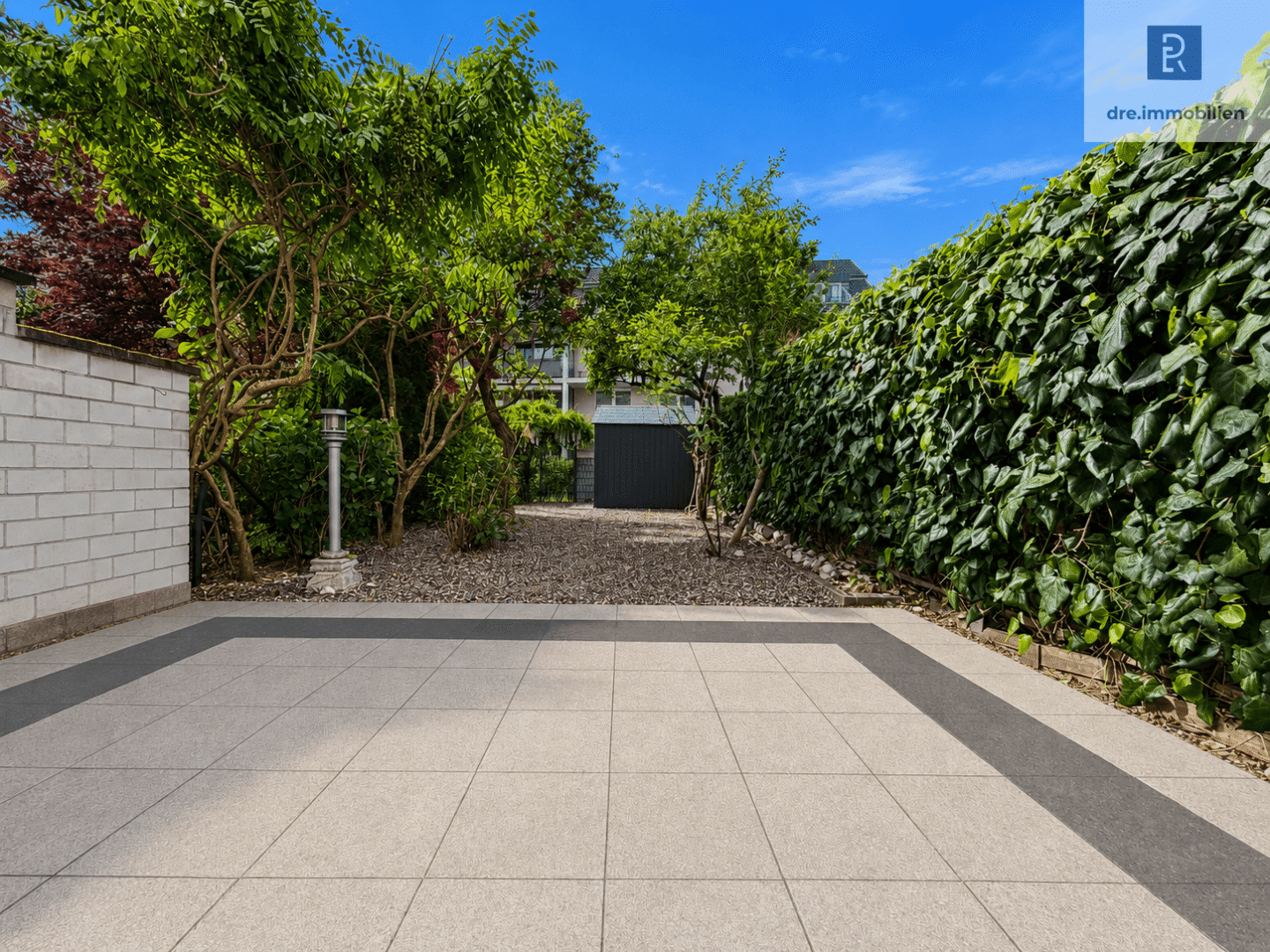Terrassen- und Gartenansicht