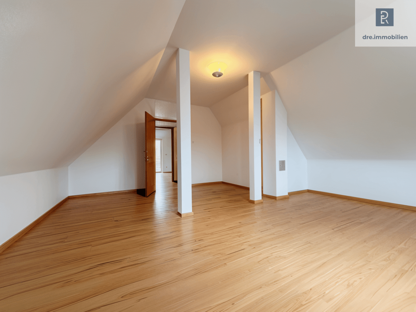 Zimmer - DG straßenseitig