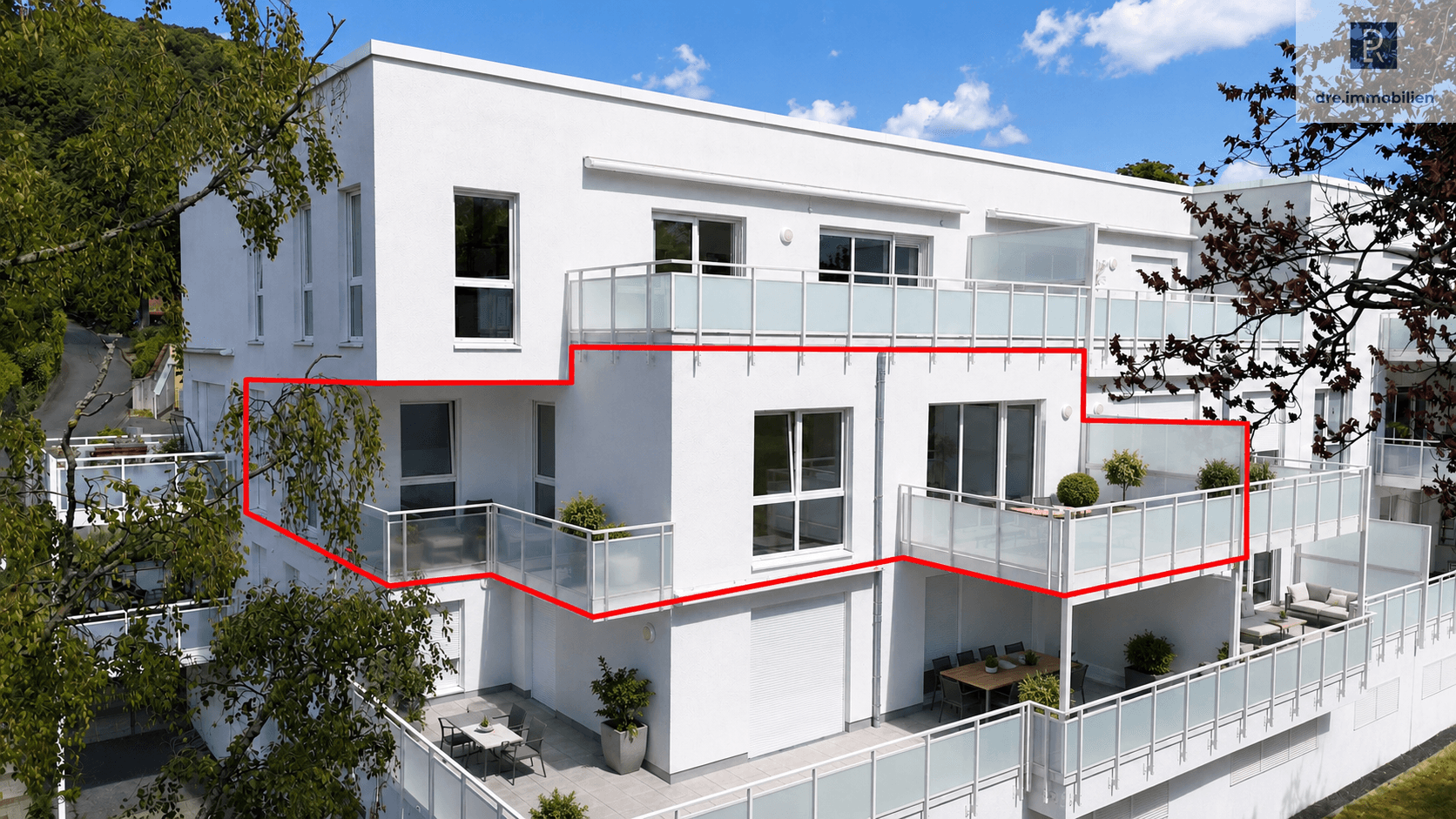 Hausansicht (mit KI bearbeitet)