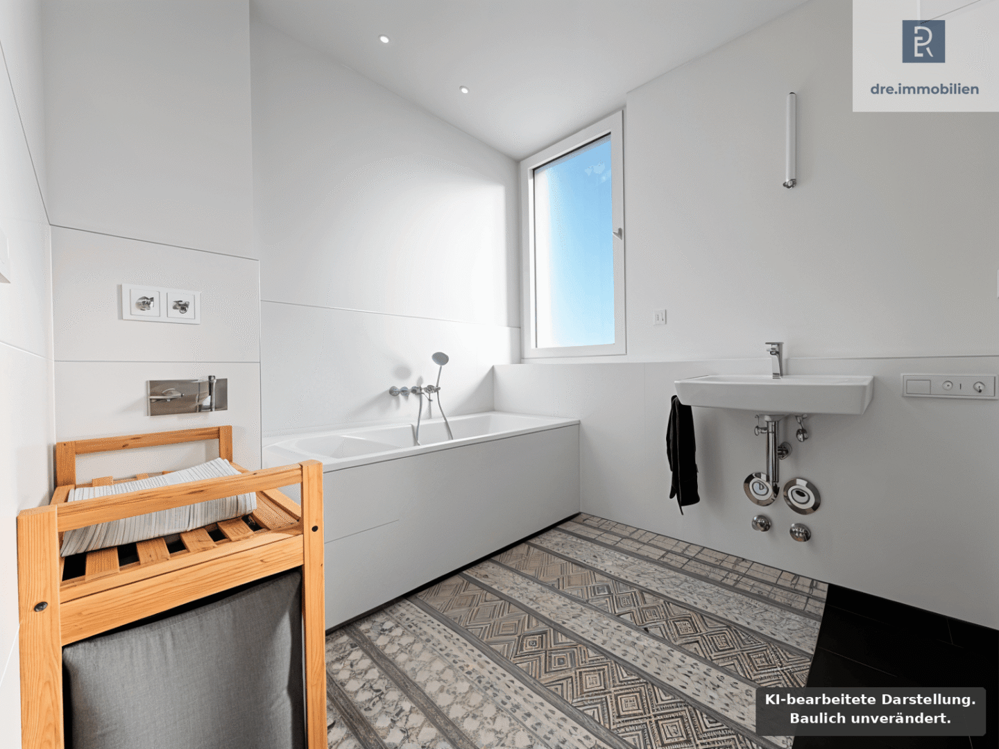 Badezimmer mit Wanne und Dusche