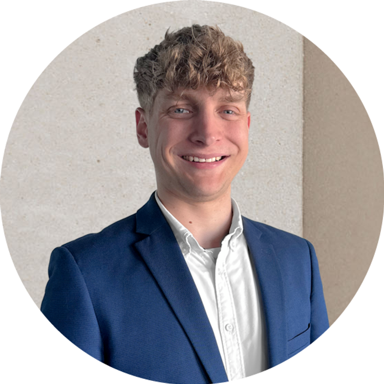 Herr Mark Effertz-Sonnen