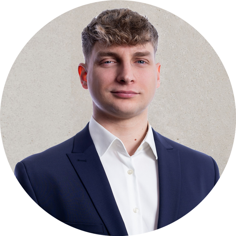 Herr Mark Effertz-Sonnen 